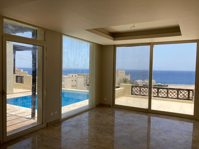 4 BR Penthouse of Prime Location with Pool - 6